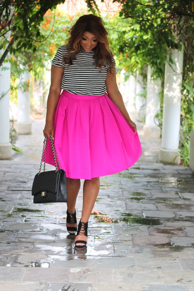 Curvy fashion blogger